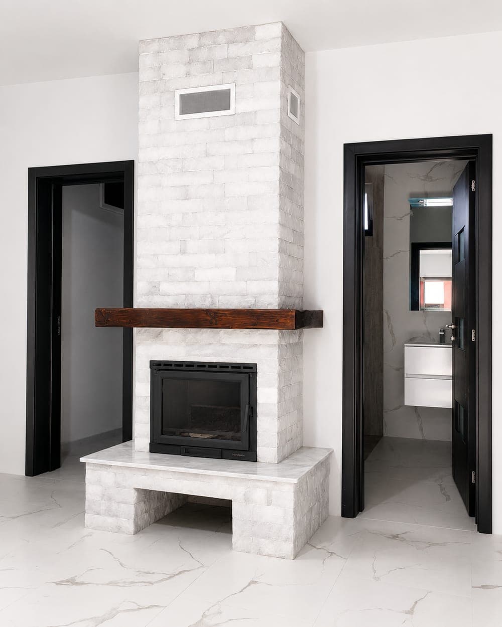 Travertin luminos, accent clasic